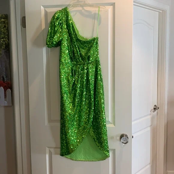 ONE33 SOCIAL, One-Shoulder Sequin Wrap Dress